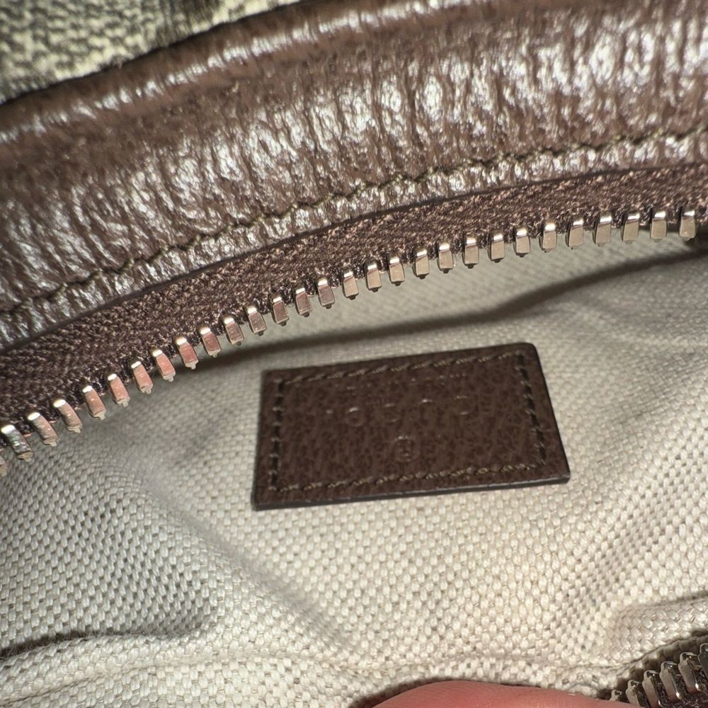 Brand new with tags GUCCI ATTACHE MINI BAG fits phone - Picture 7 of 14